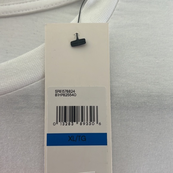 Calvin Klein T-Shirt - Picture 3 of 4